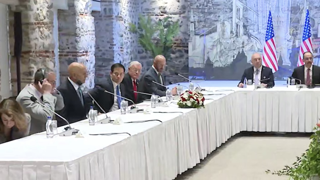 Встреча представителей Турции, США и Украины завершилась в Стамбуле