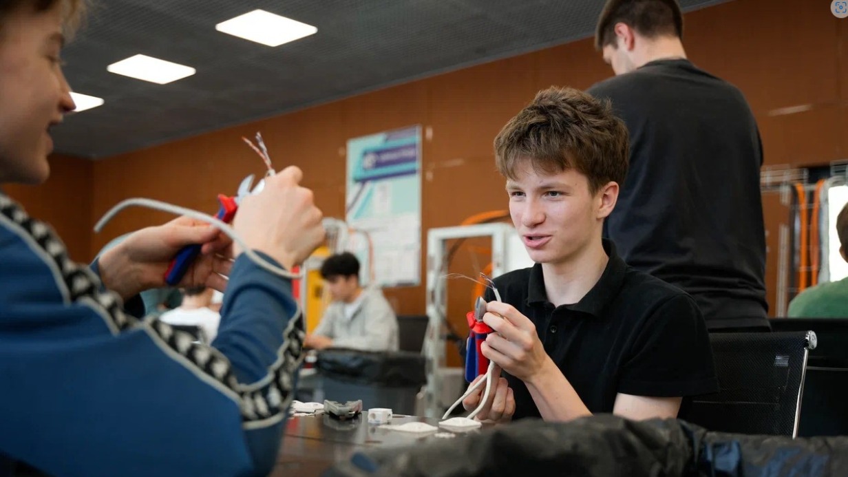 Выпускники девятых классов смогут пройти профпробы в колледжах до конца августа