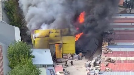 Пожар произошел в промзоне в подмосковных Котельниках