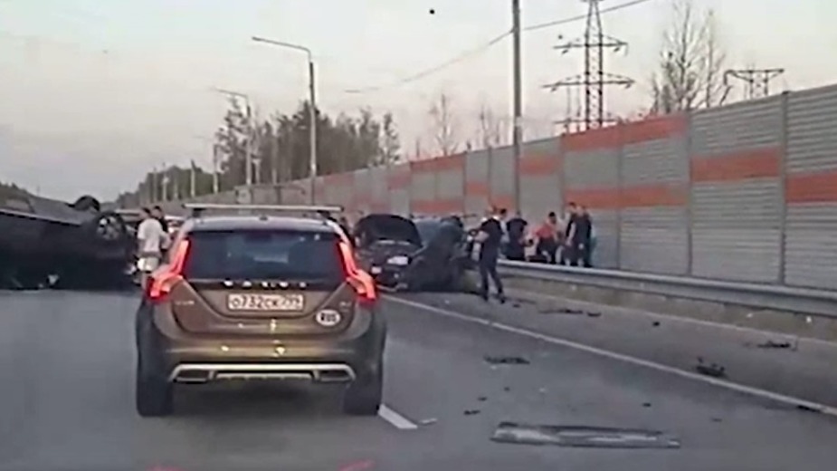 Помощь раненым: первые минуты после крупной аварии в Ногинске попали на видео