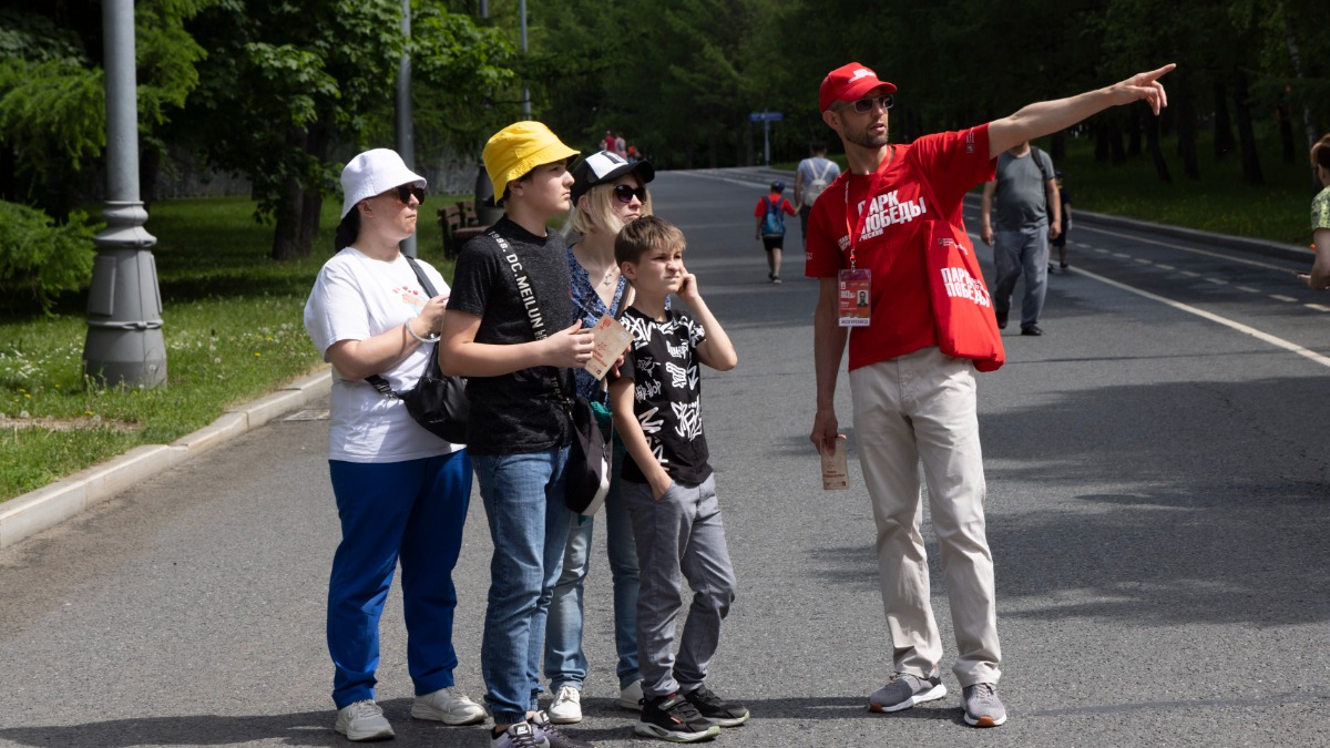 Десятки экскурсий прошли в выходные на территории мемориального комплекса на Поклонной горе