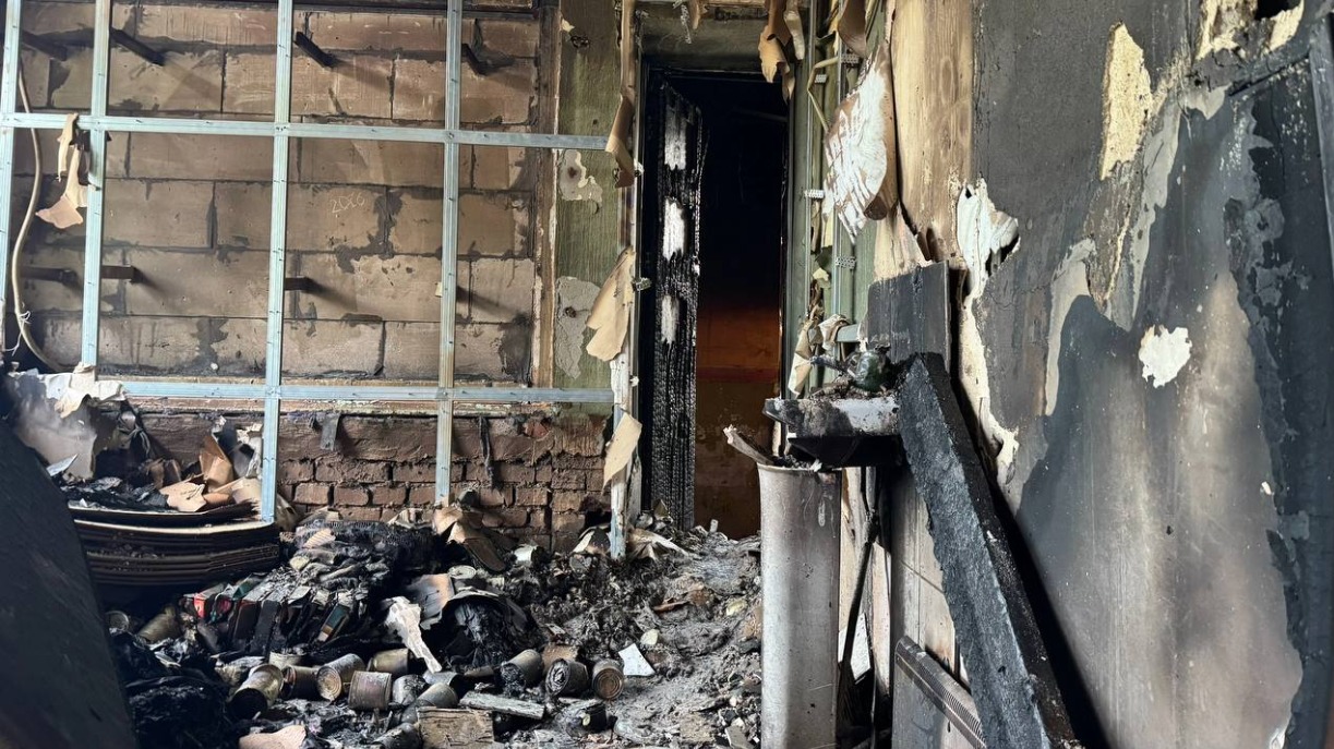 Склад с гуманитарной помощью для участников СВО и детей подожгли в Ленобласти