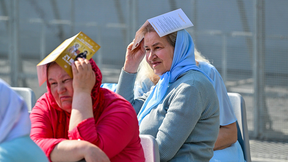 «Оранжевый» уровень опасности из-за аномальной жары продлен в Москве до 15 июля