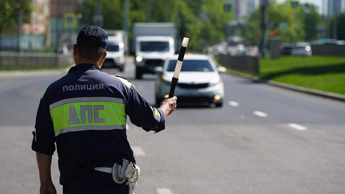 Стреляли по колесам: пьяный водитель устроил погоню с ДПС на севере Москвы