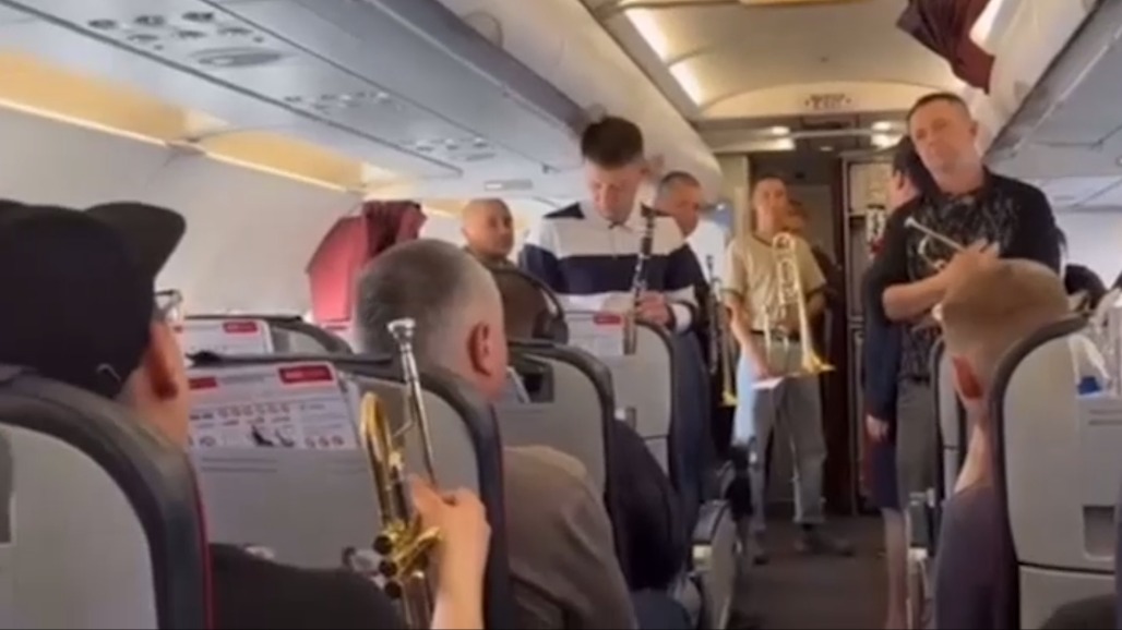 Оркестр дал концерт на борту самолета во время полета в Хабаровск (видео)