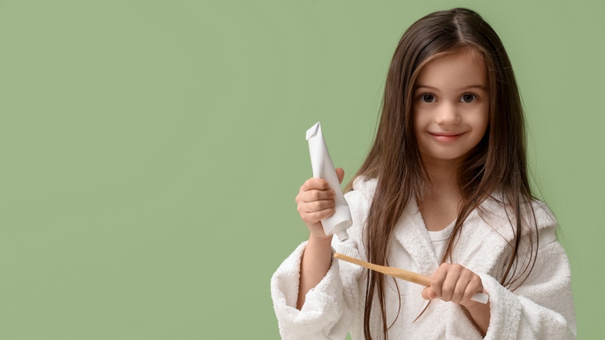 Приучать детей к ежедневной чистке зубов нужно с раннего возраста