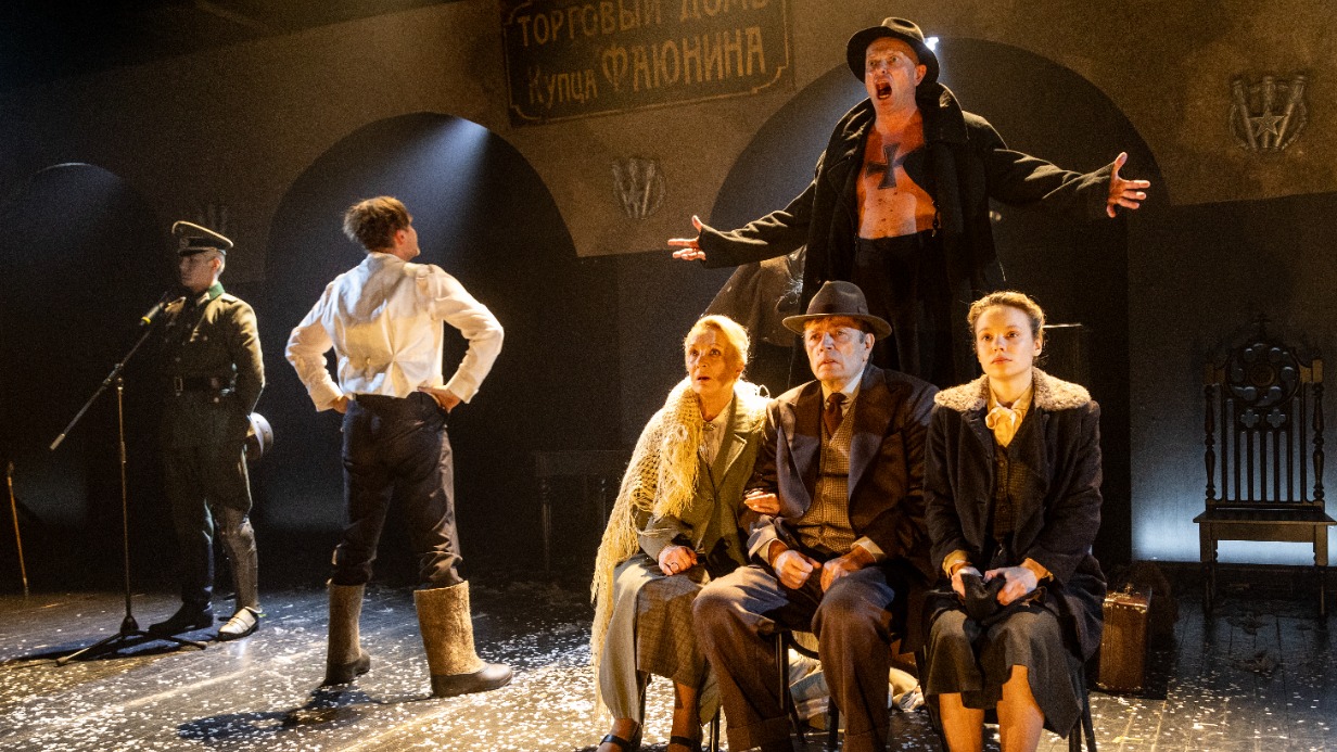 Театр Моссовета представил уникальную премьеру спектакля о Великой Отечественной