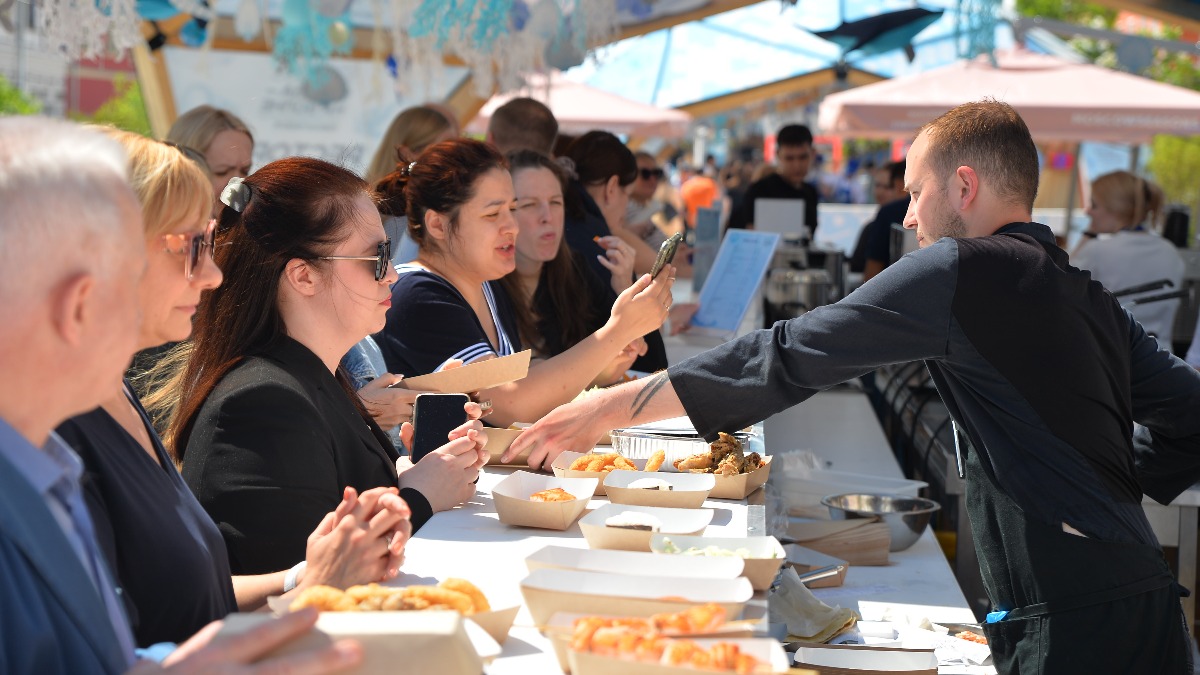 Кулинария, лайфхаки и драйв: телеканал «ЧЕ!» проведет мастер-классы на фестивале «Москва — на волне. Рыбная неделя»