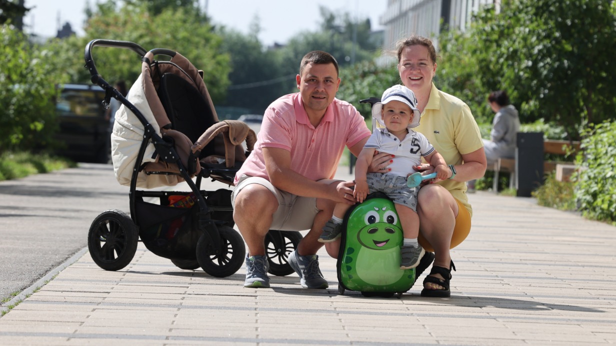 Денис и Ольга Коротковы с сыном Добрыней