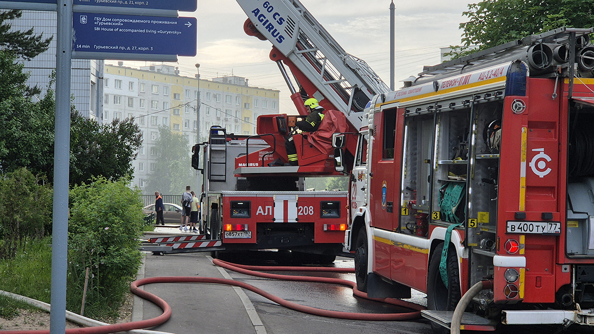 Две квартиры загорелись в доме на юго-западе столицы