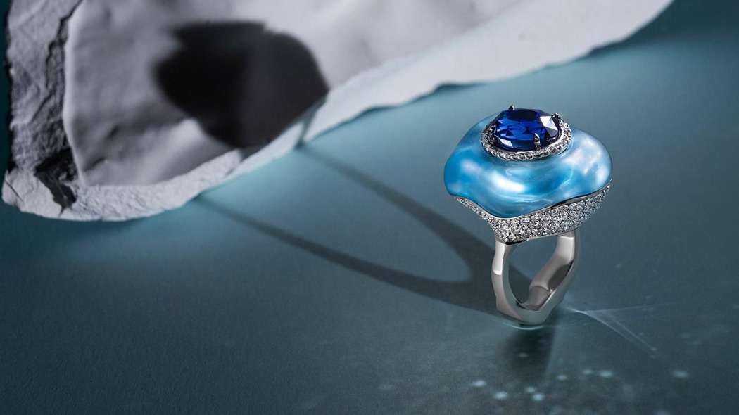 Работы современных ювелиров выставили в Путевом дворце