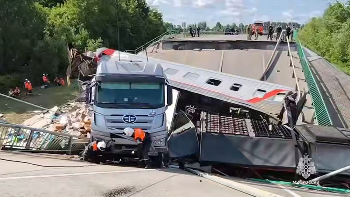 Число пострадавших при обрушении моста в Брянской области выросло до 110
