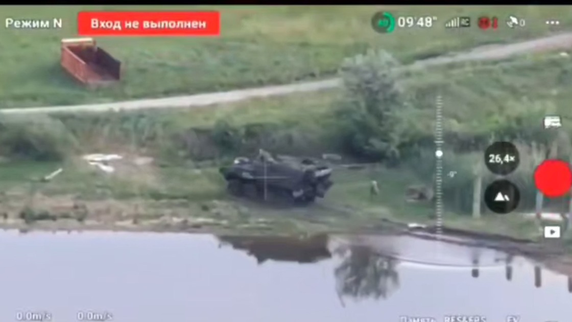 Российские бойцы угнали канадский БТР на глазах у солдат ВСУ