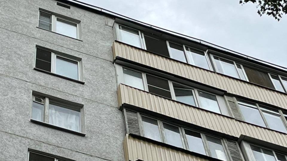 Двухлетняя девочка скончалась в московской больнице после падения с девятого этажа