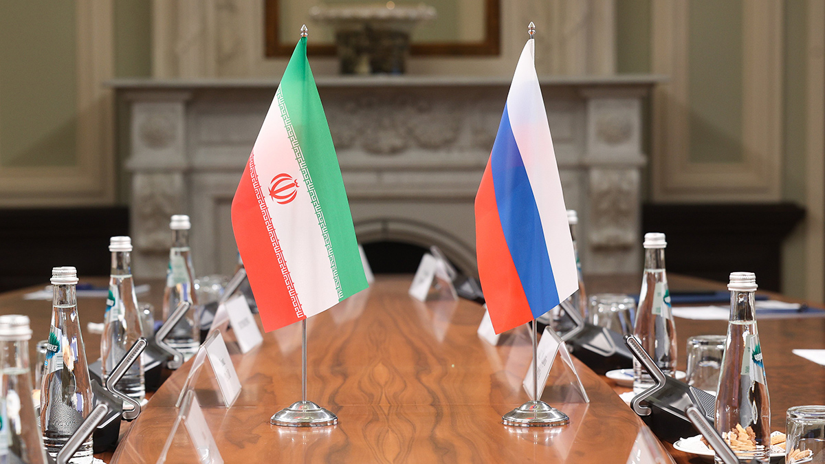 Съемочную группу Бондарчука вывезли из Ирана в Азербайджан