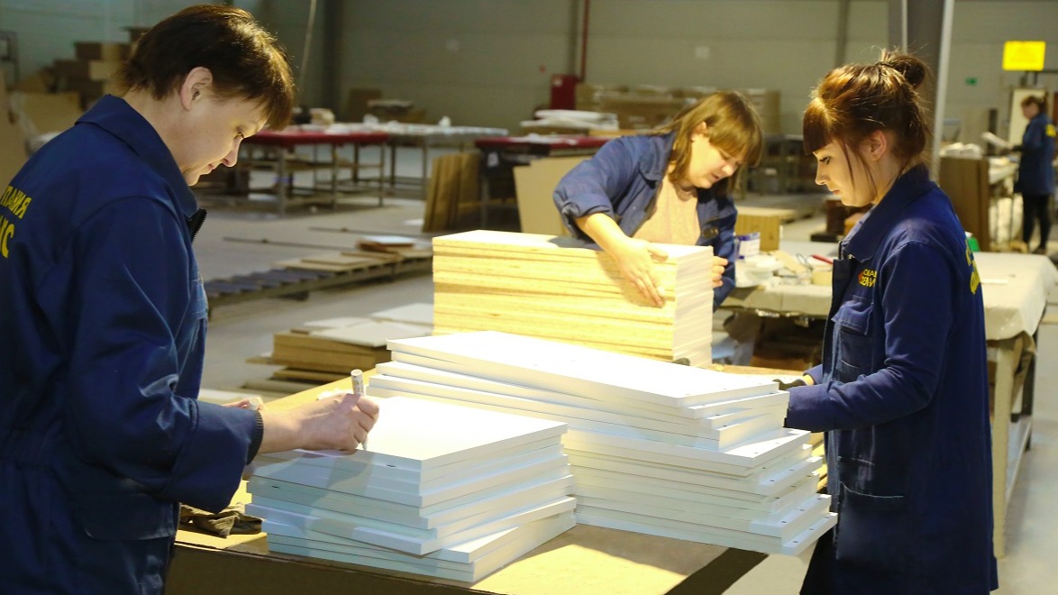 Столичные предприятия наращивают производство мебели