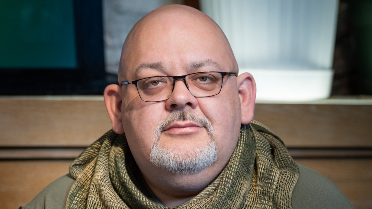 Михаил Нечаев презентует первую часть своей книги, в которой рассказывает о непростых буднях врача на освобожденных территориях