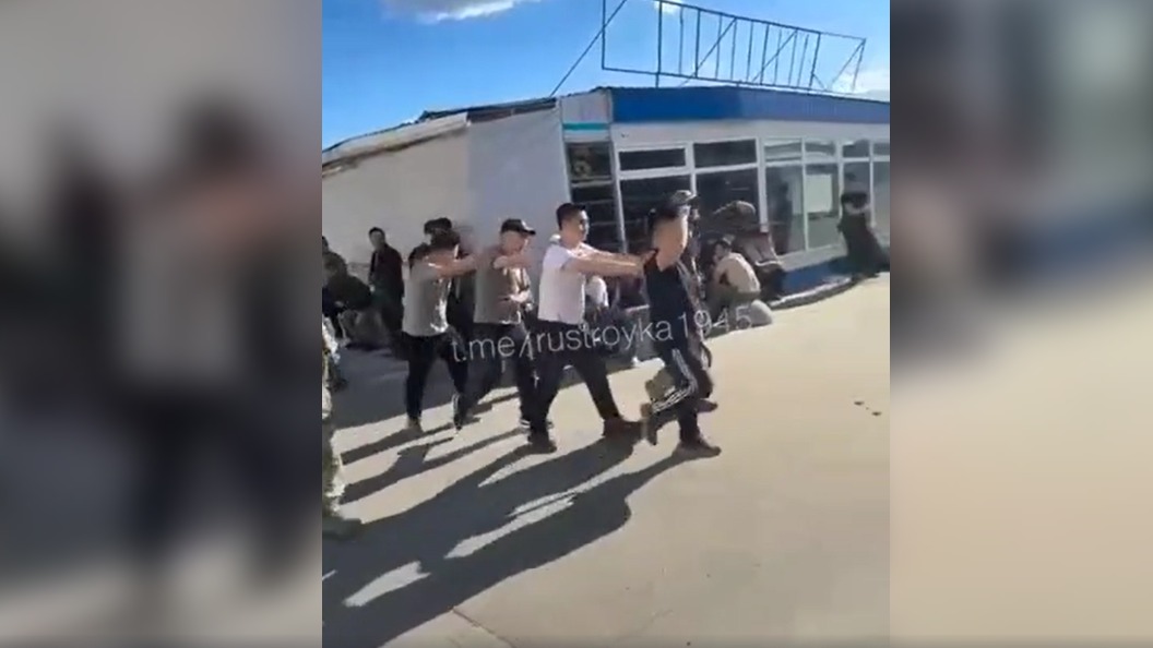 Воронежских мигрантов заставили маршировать и сняли на видео