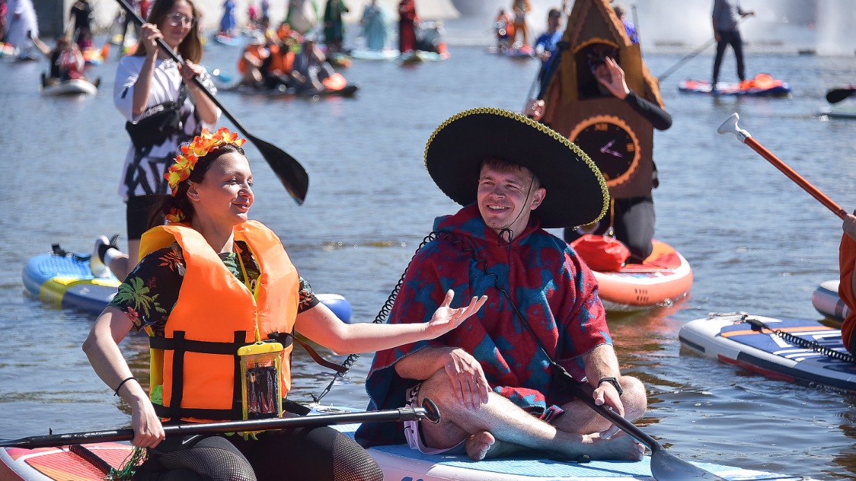 В столице пройдет костюмированная сап-регата в рамках фестиваля «Москва — на волне. Рыбная неделя»