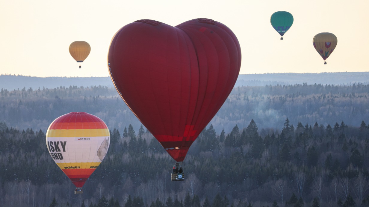 Воздушные шары в форме сердца идеально подходят для романтических свиданий