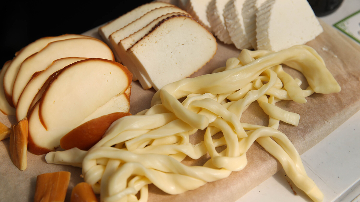 Первые признаки кишечной палочки в сыре