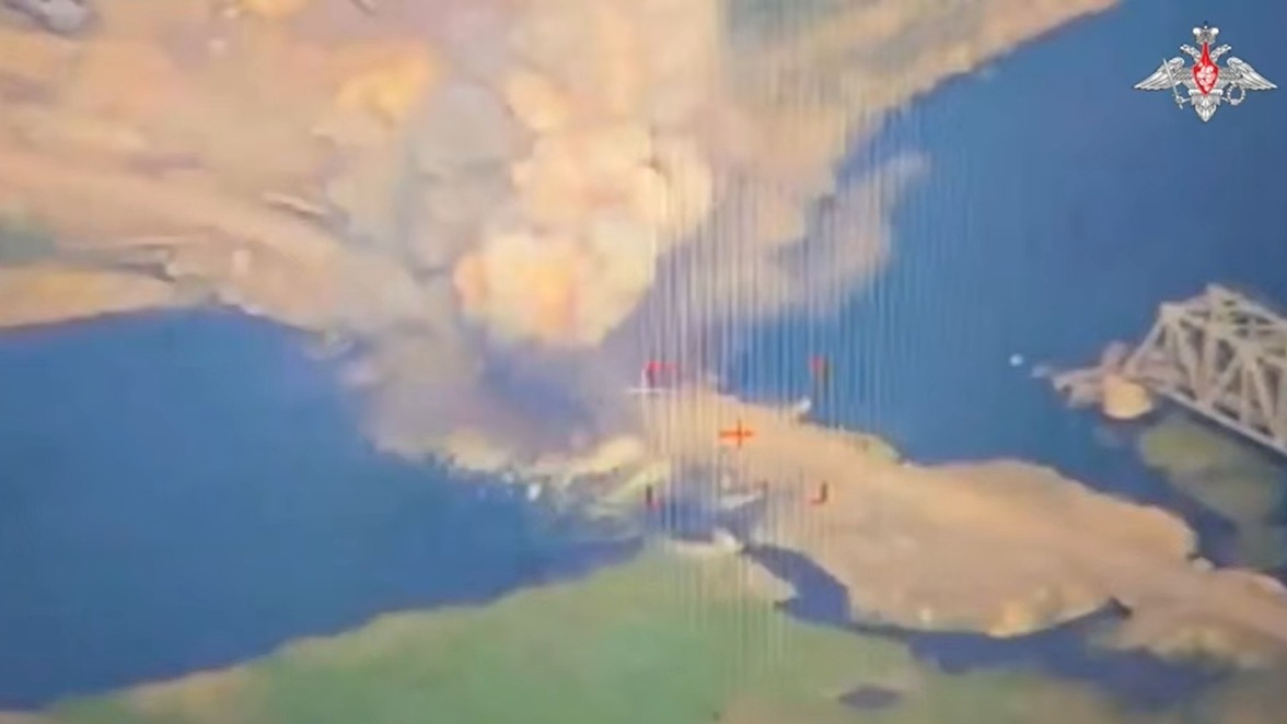 Минобороны опубликовало кадры уничтожения переправы ВСУ через реку Оскол