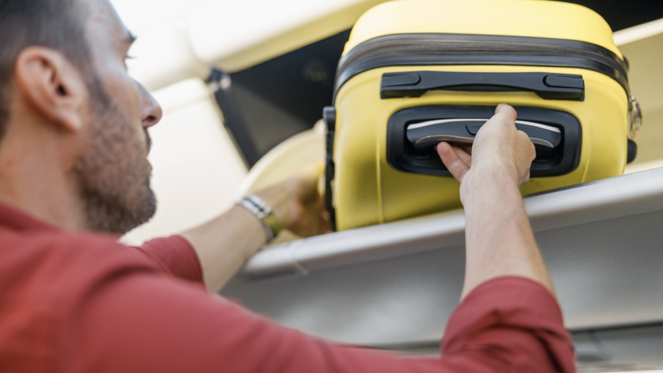 В Госдуму внесли проект о запрете для авиакомпаний устанавливать нормы ручной клади