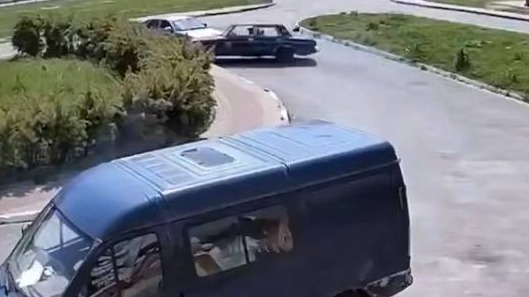 Инвалид на костылях устроил заезд с дрифтом, протаранив несколько машин в Орле