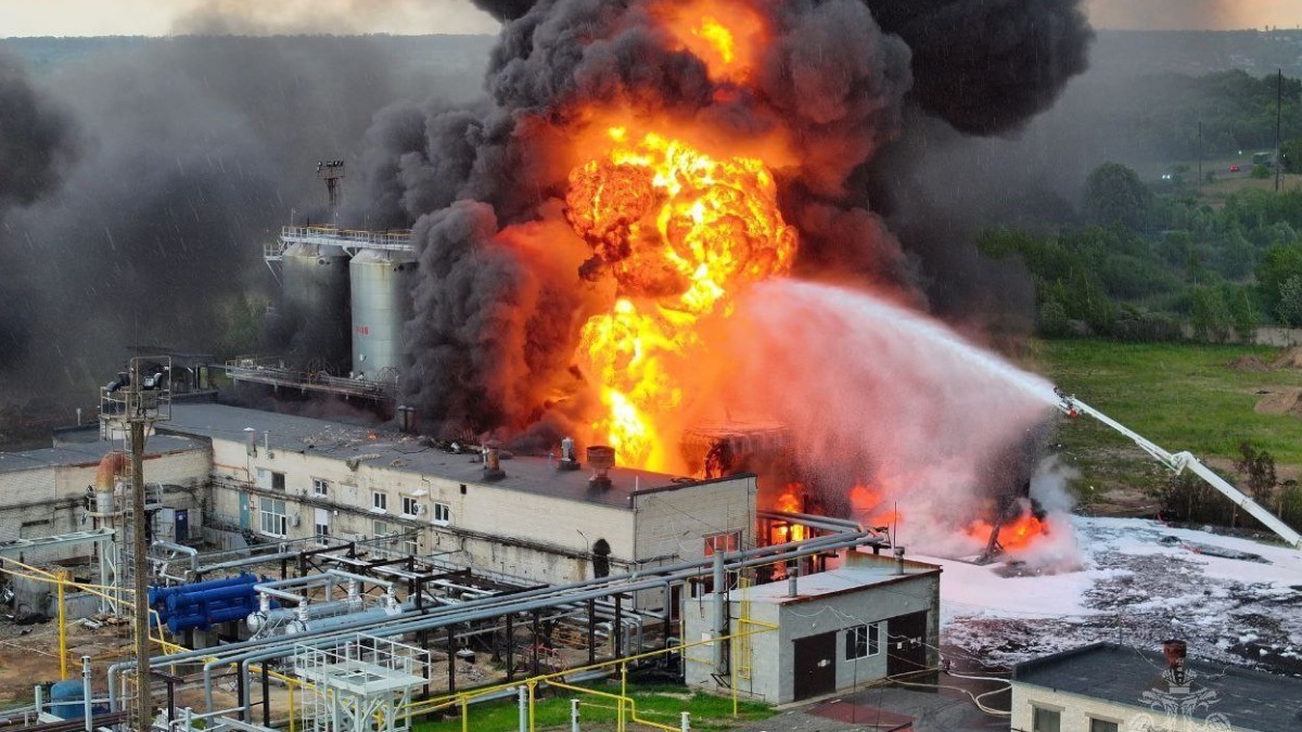 Установка по производству битума загорелась в Нижегородской области