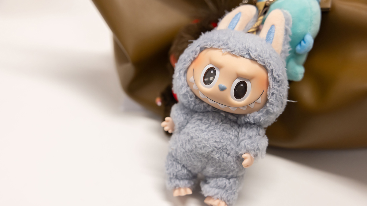 Эксклюзивную фигурку Labubu продали почти за 12 миллионов рублей в Пекине