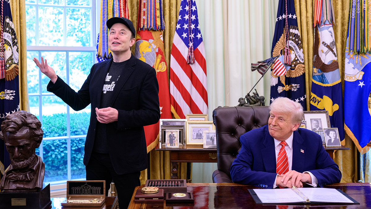 Трамп раскритиковал Маска из-за электромобилей 