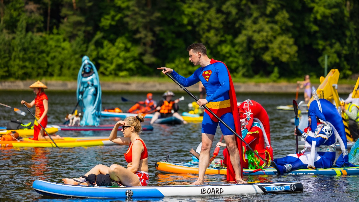 Сап-карнавал на фестивале «Москва — на волне. Рыбная неделя»: самые интересные костюмы