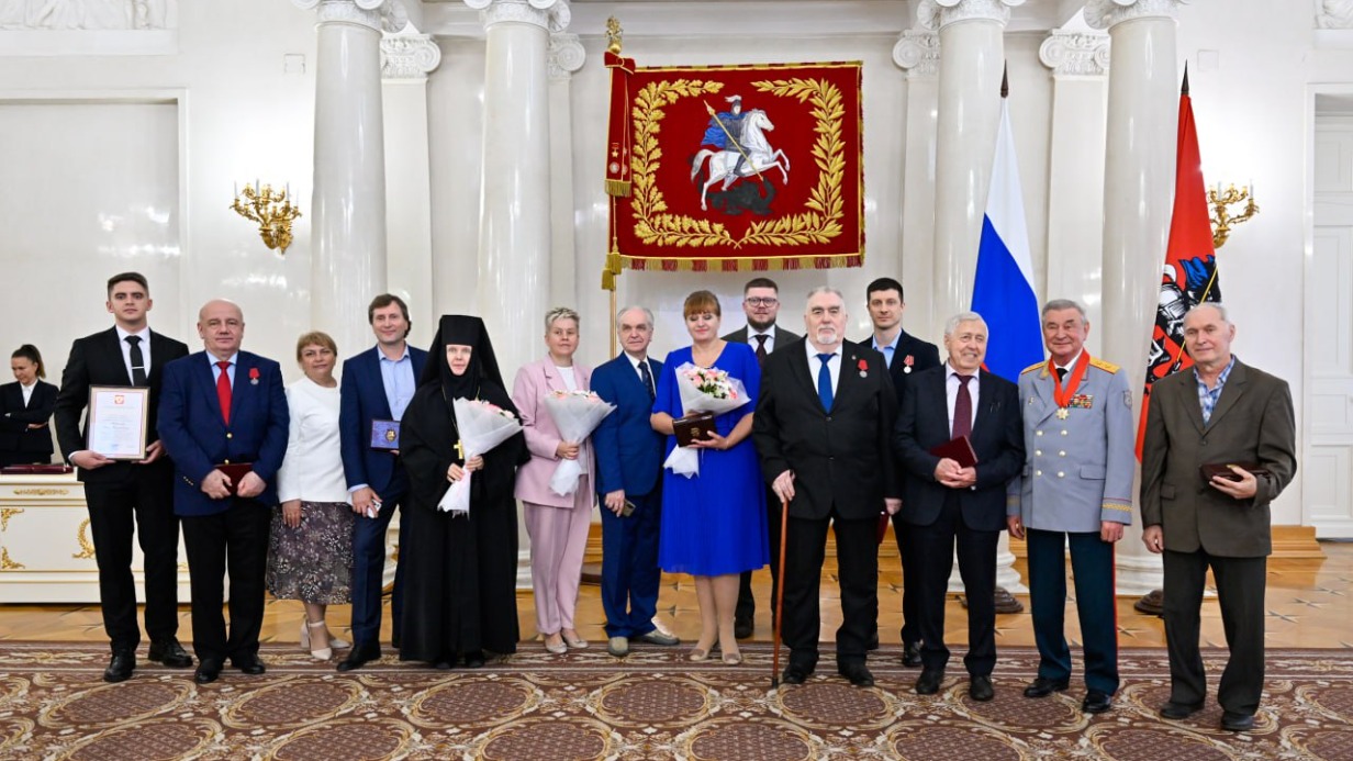 Сергей Собянин наградил выдающихся москвичей в преддверии Дня России