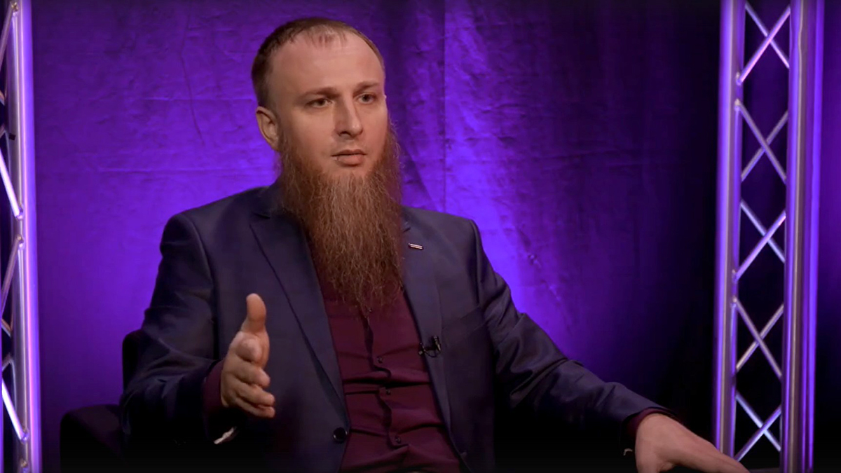 Многоженец Сухов собирал компромат на дочь, обвинившую его в домогательствах