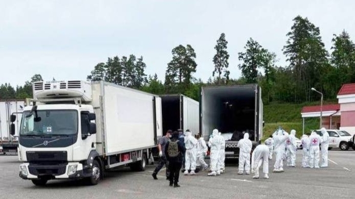 Опубликованы первые кадры передачи Украине 1212 тел солдат ВСУ