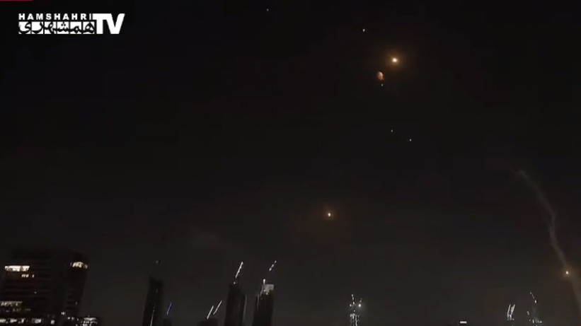 Семь иранских ракет пробили систему «Железный купол» и упали в Тель-Авиве