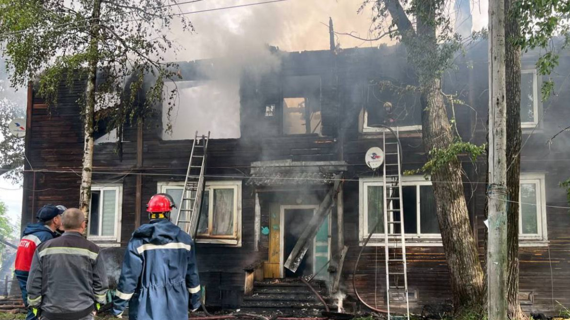 Два человека погибли при взрыве газа в жилом доме в Архангельске