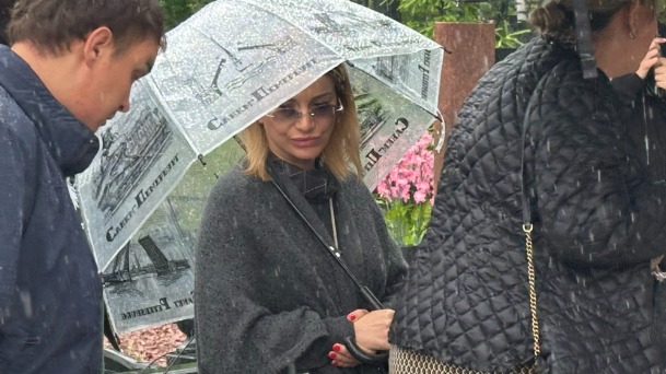 Ольга Орлова приехала на панихиду в память о Жанне Фриске