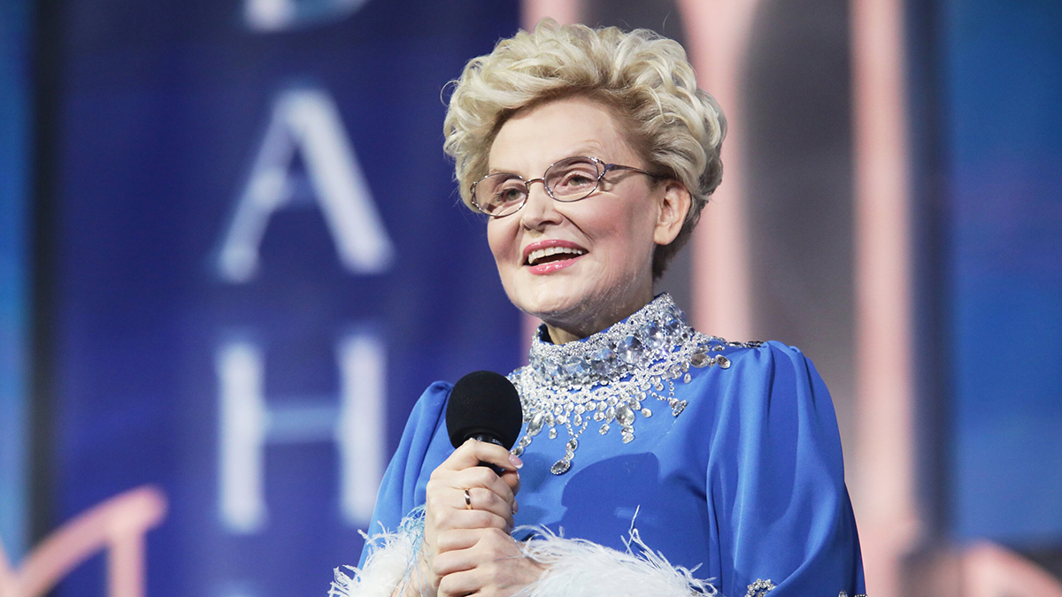 Почему необходимо проверять родинки у врачей после лета