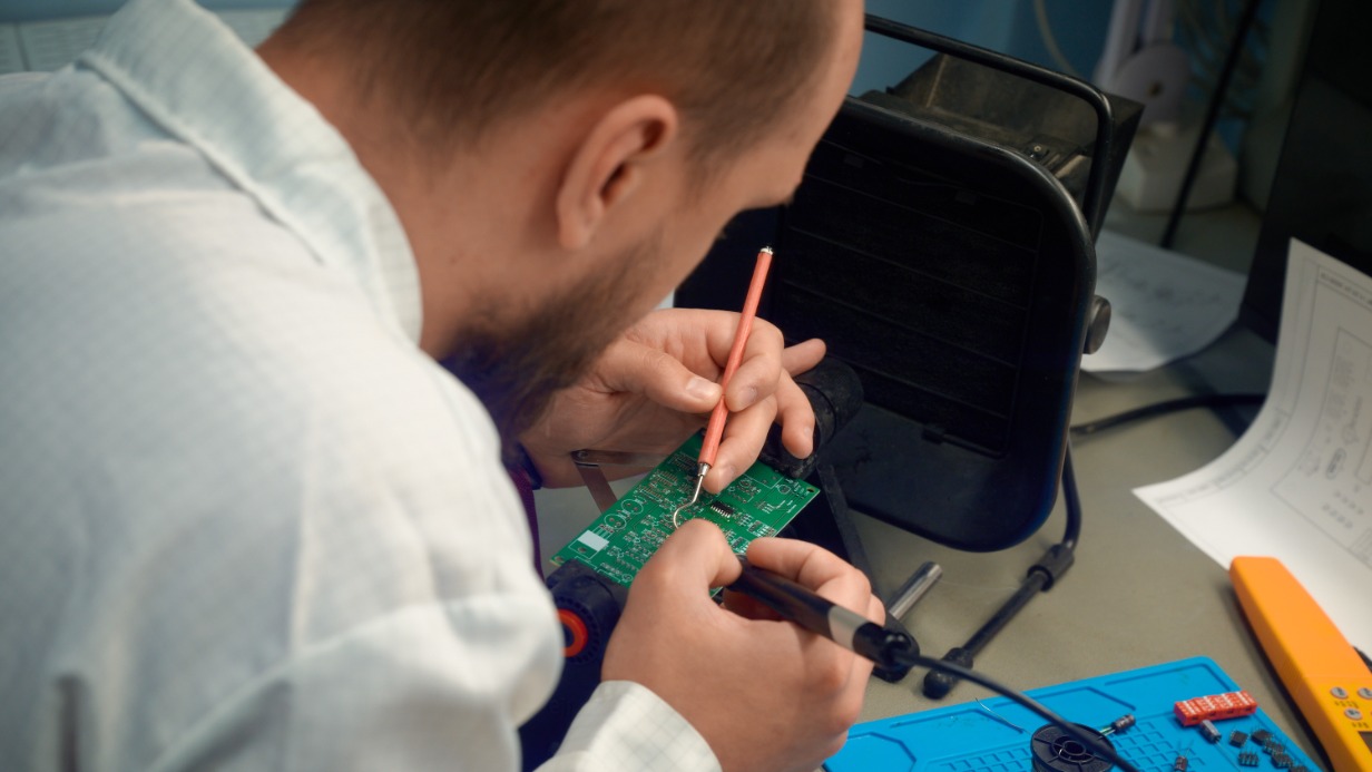 Анатолий Гарбузов: В Москве выбрали лучших монтажников радиоаппаратуры