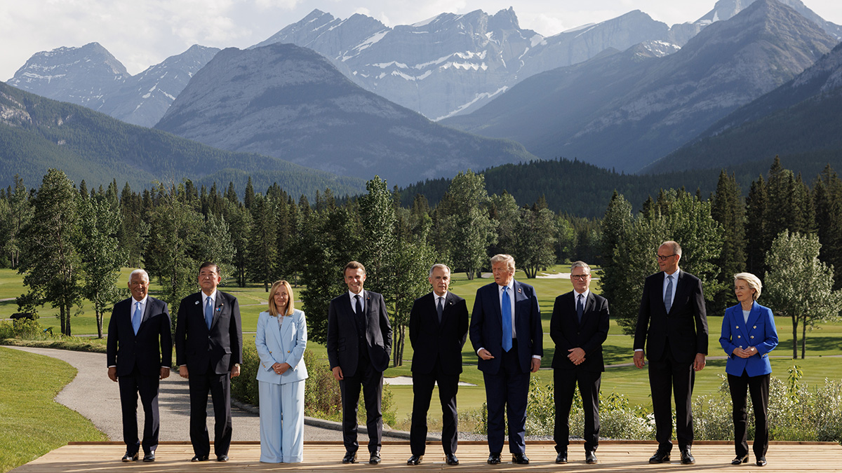 Елисейский дворец выложил видео с саммита G7 под русскую песню «Капибара»