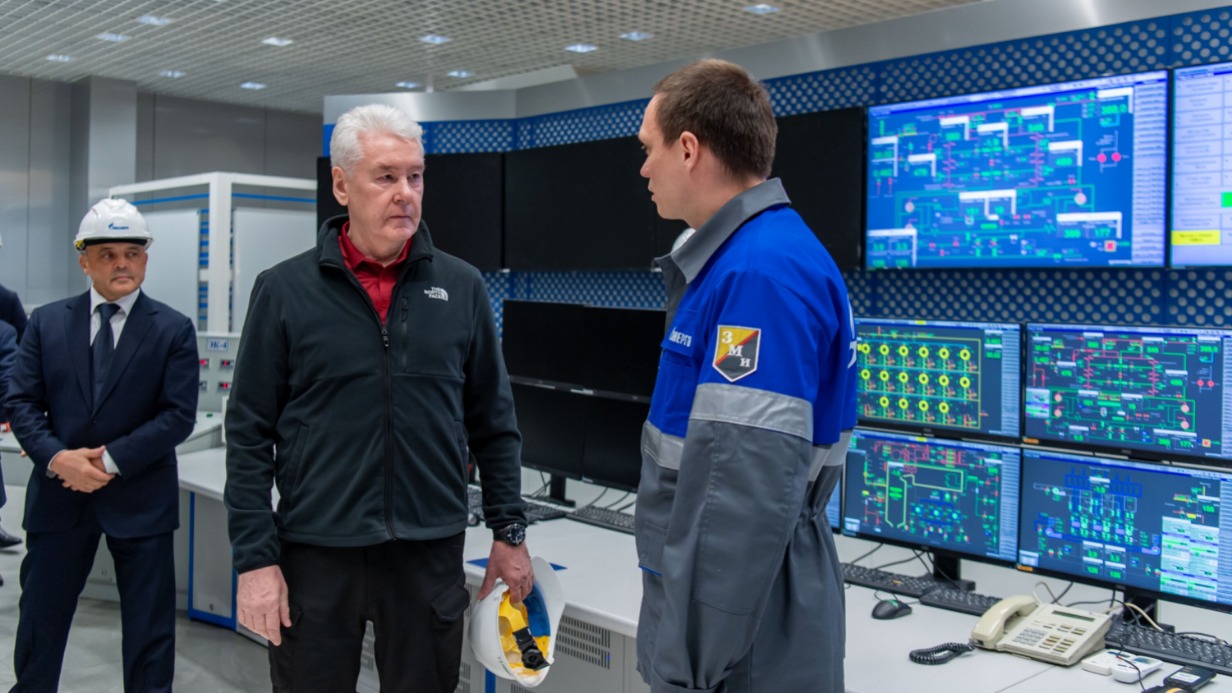 Мэр Москвы Сергей Собянин пообщался с работниками ТЭЦ-23. Теплоэлектроцентраль, которая находится в Метрогородке, постепенно модернизируется
