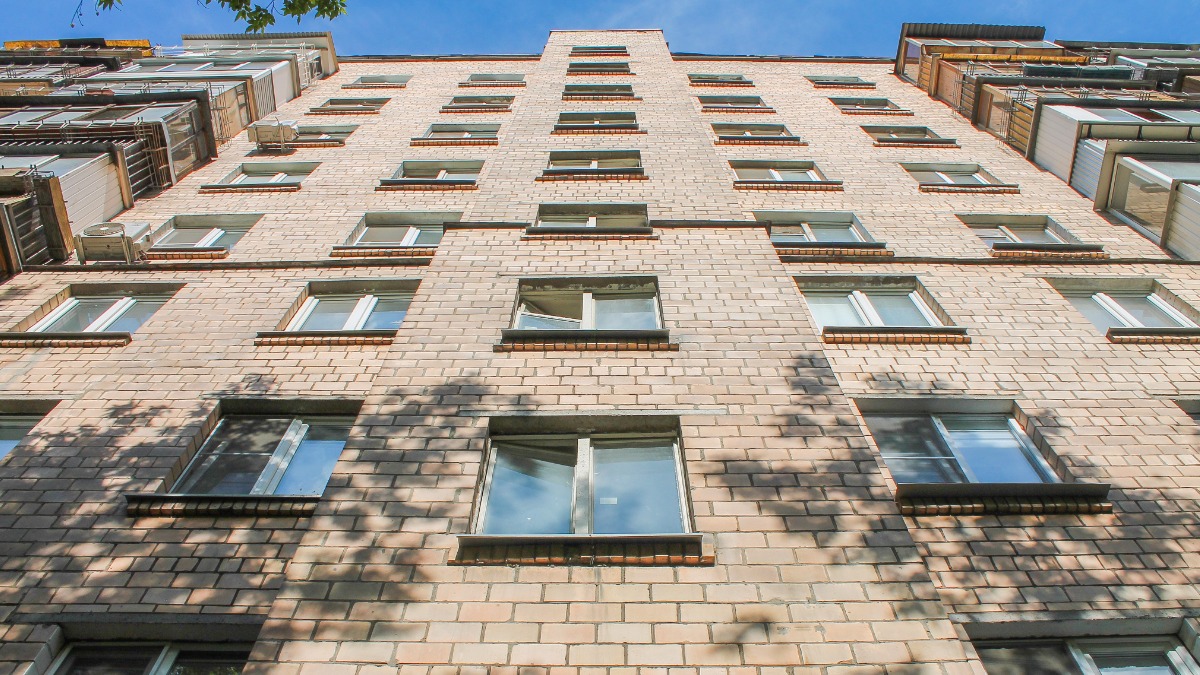 В двух жилых домах в районе Текстильщики 2025 году произвели замену всего лифтового оборудования с расширением дверных проемов