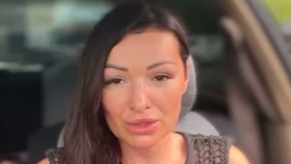 Пожелавшую смерти бойцам СВО блогершу из Иркутска намерены выселить из квартиры