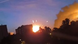 Ракета ВСУ влетела в многоэтажку при погоне за ракетой РФ над Киевом (видео)