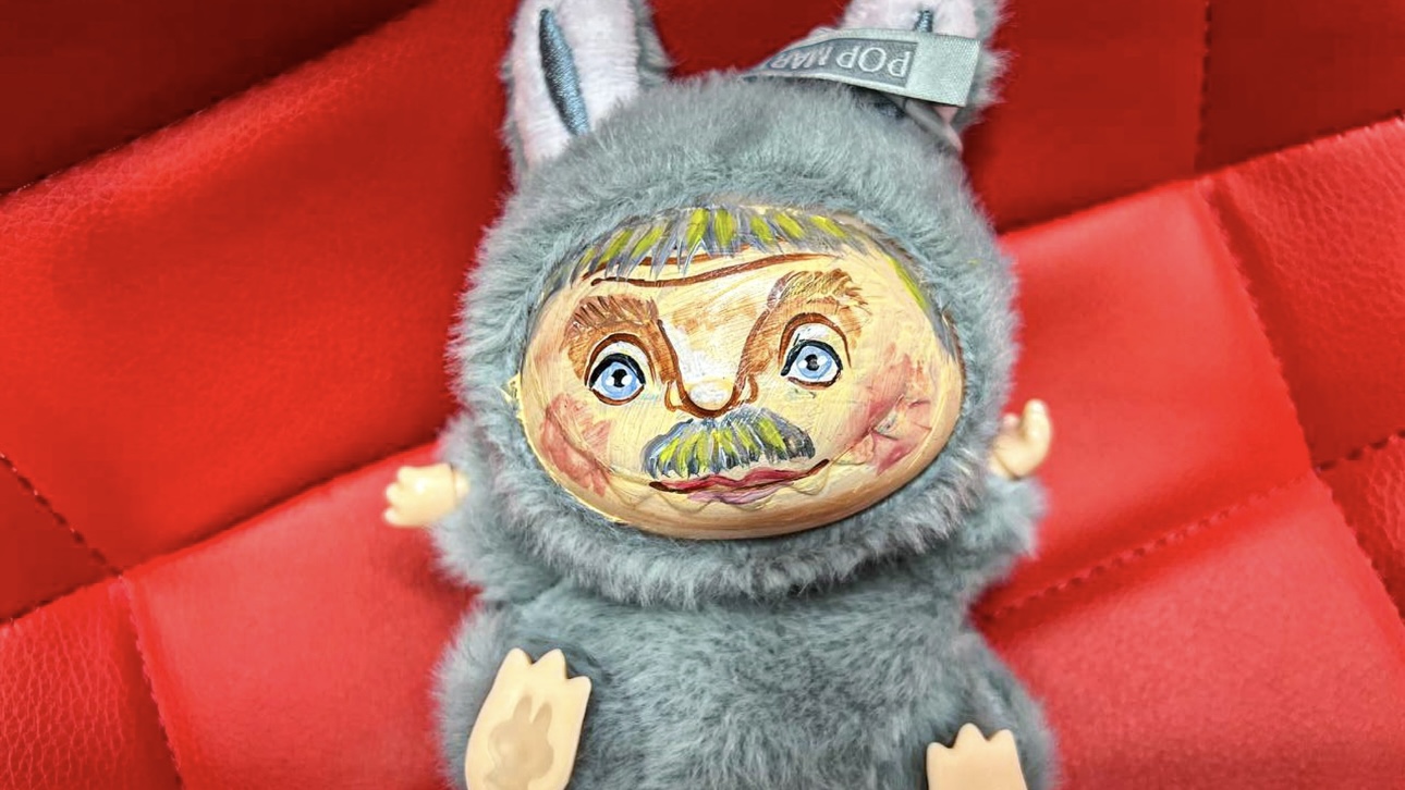 «Дочкам подарю»: Песков признался, что приобрел бы Лабубу с собственным лицом