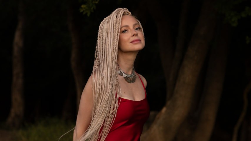 Экс-прокурор Крыма Поклонская призвала девушек экспериментировать с собой