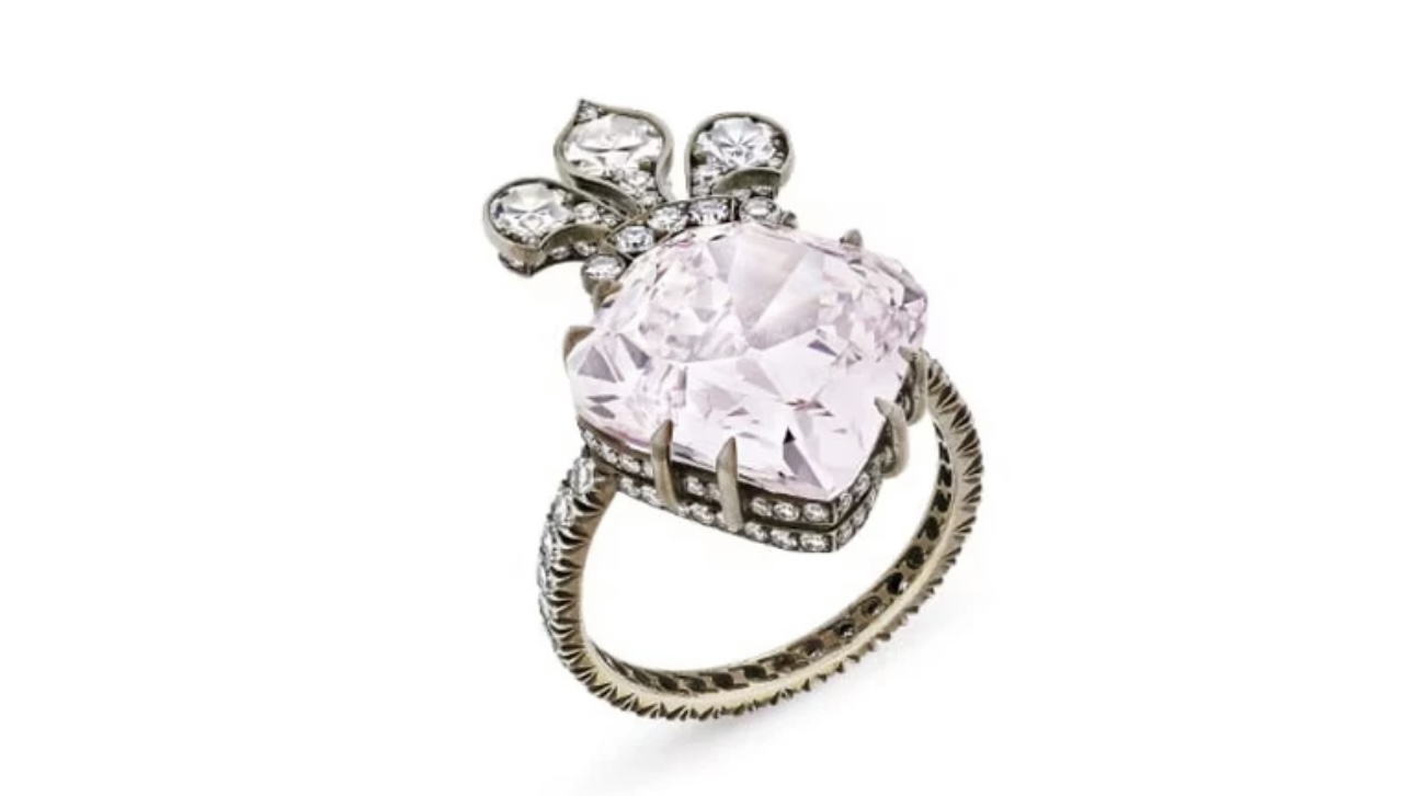Кольцо королевы Марии-Антуанетты продали на аукционе за 14 миллионов долларов