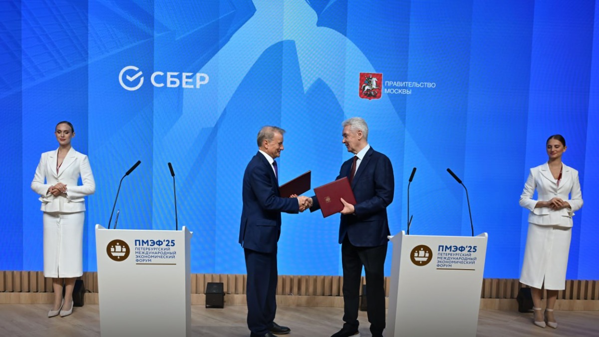 Собянин: В Москве построят уникальный крытый всесезонный серфинг-центр 