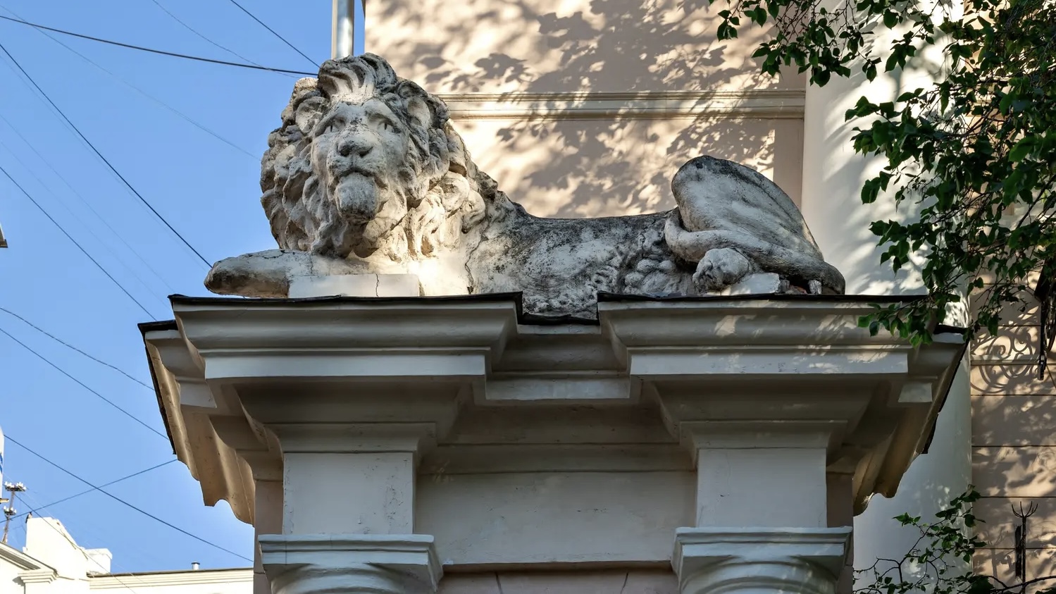 68555a3382682c33aa0c0d49 Реставрация львов на воротах дома в Ермолаевском переулке завершится в 2026 году